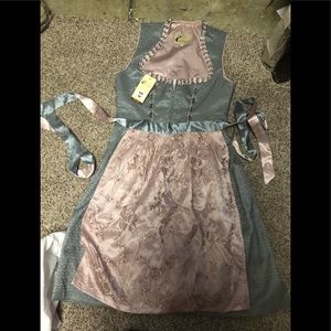 Subtle Traditional Oktoberfest Dirndl